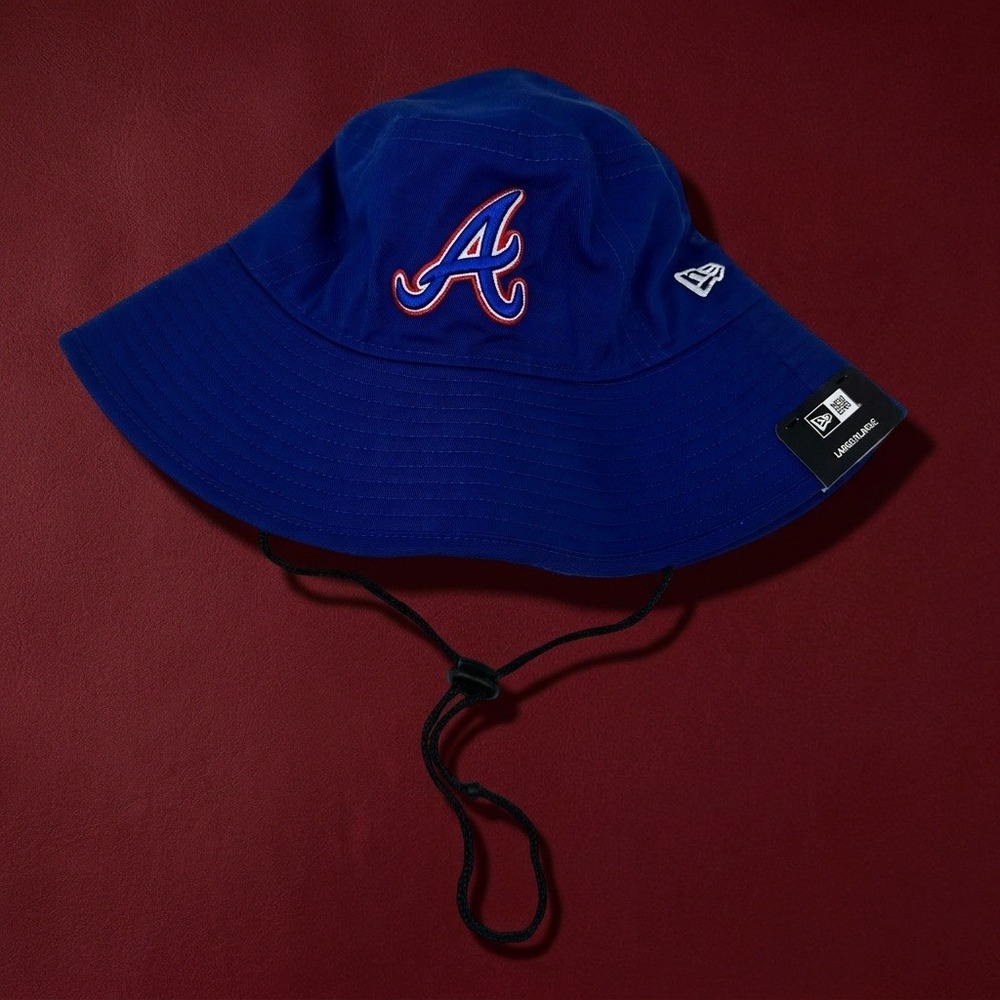 New Era Atlanta Braves Bucket Hat Royal Blue L/XL Boonie Chin Strap NWT